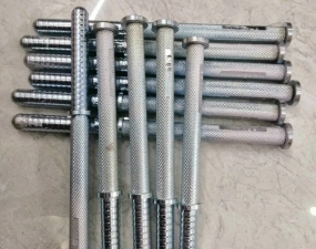 Ty leo trụ điện bê tông ly tâm